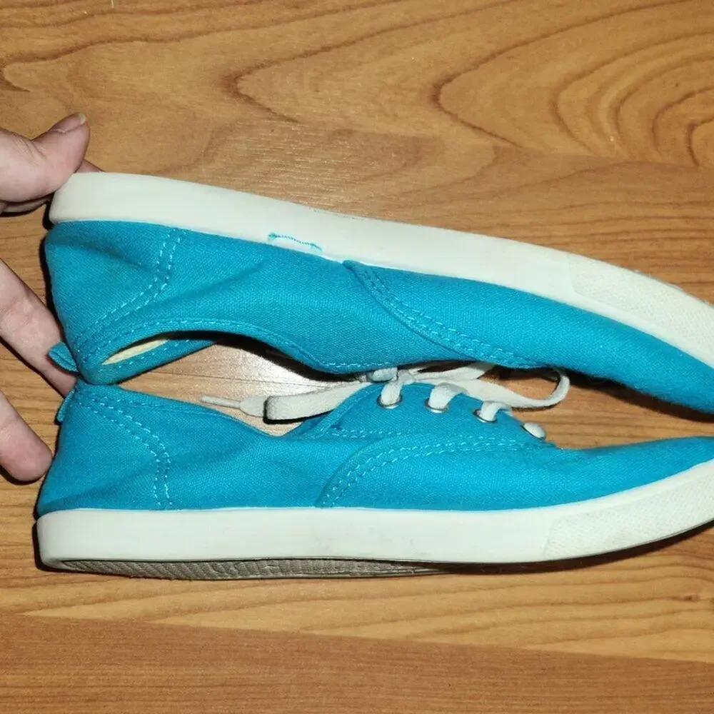 Sneakers Boys Girls Blue Canvas Low Shoes sz 5 Fair